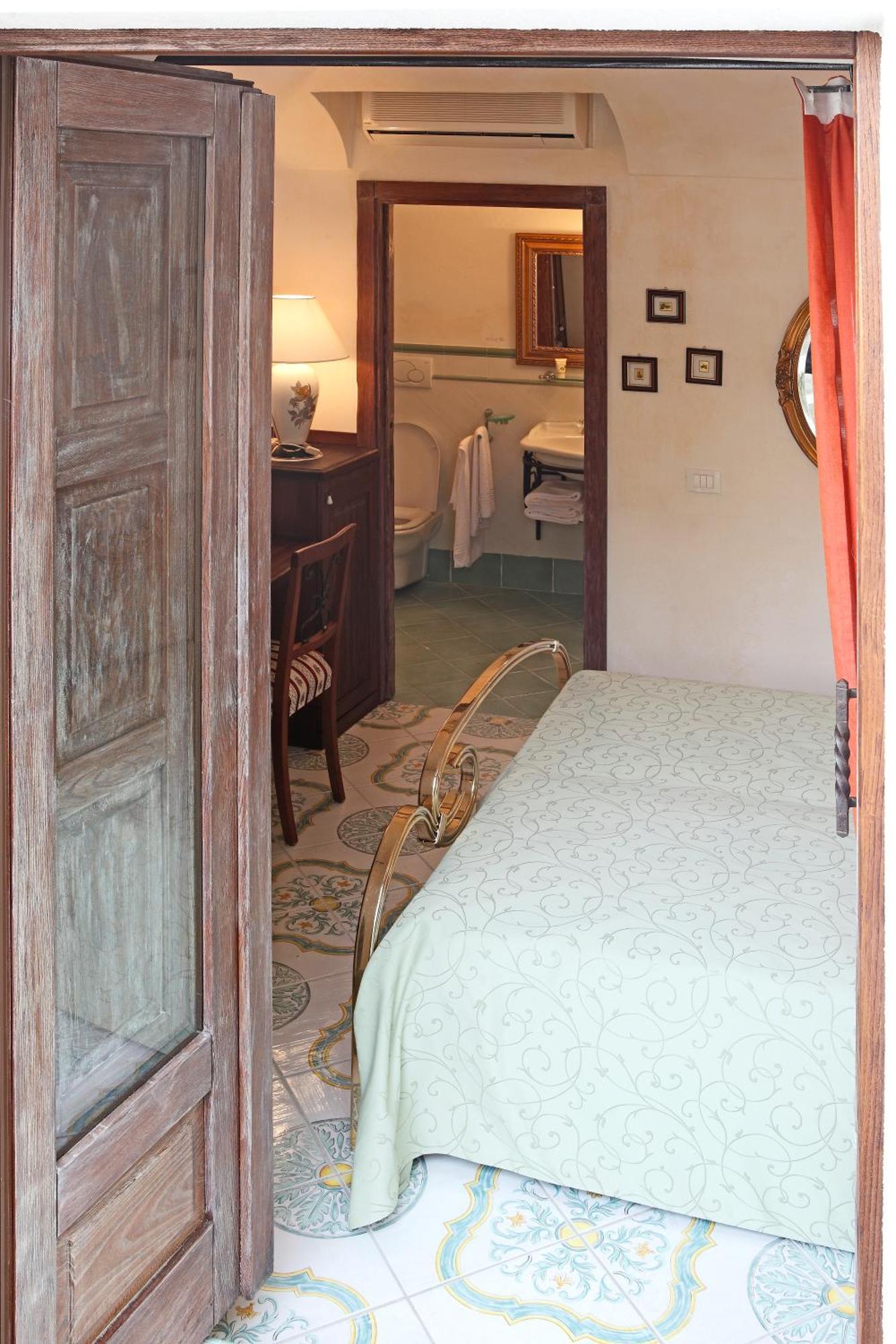 Bed & Breakfast L'antico Borgo Dei Limoni 2*