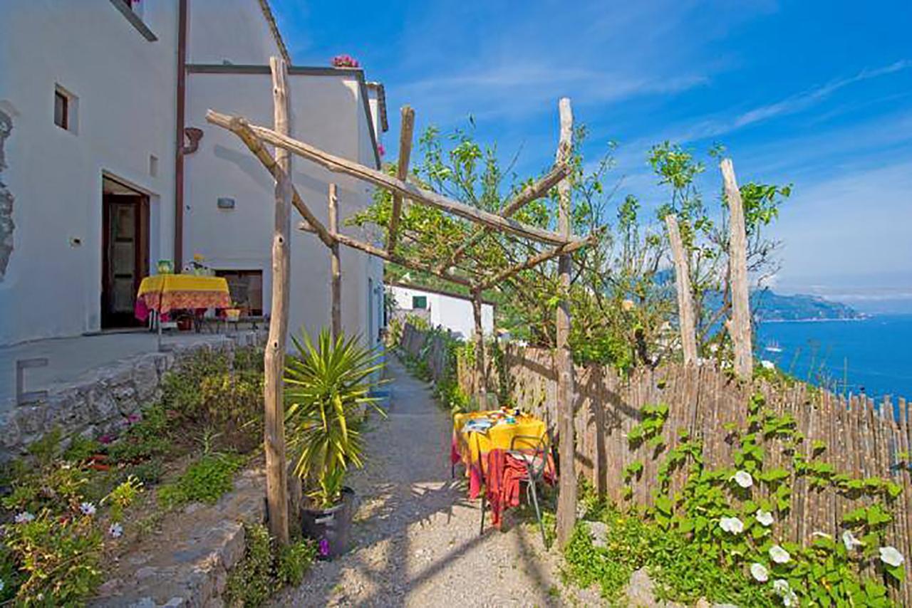 L'antico Borgo Dei Limoni Bed & Breakfast 2*