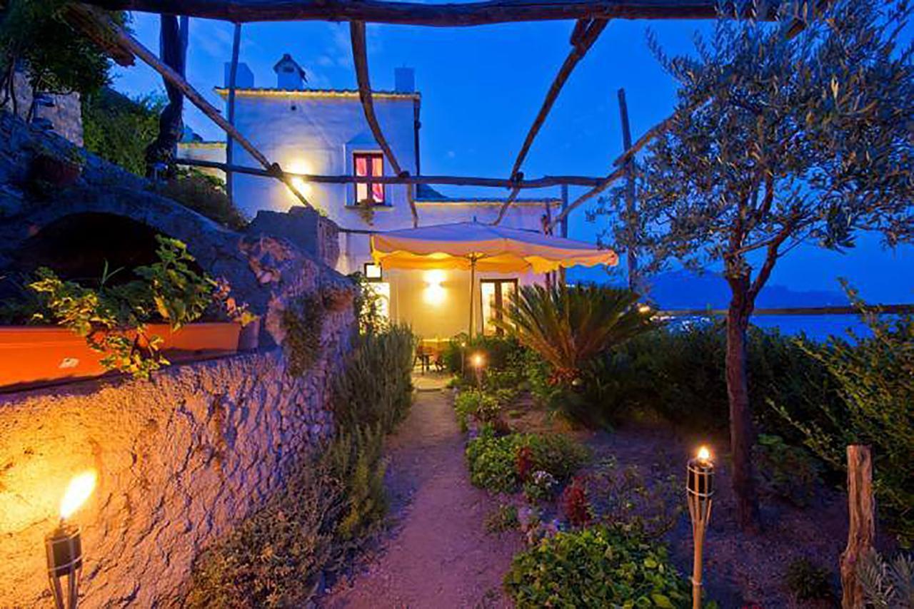 L'antico Borgo Dei Limoni Bed & Breakfast 2*
