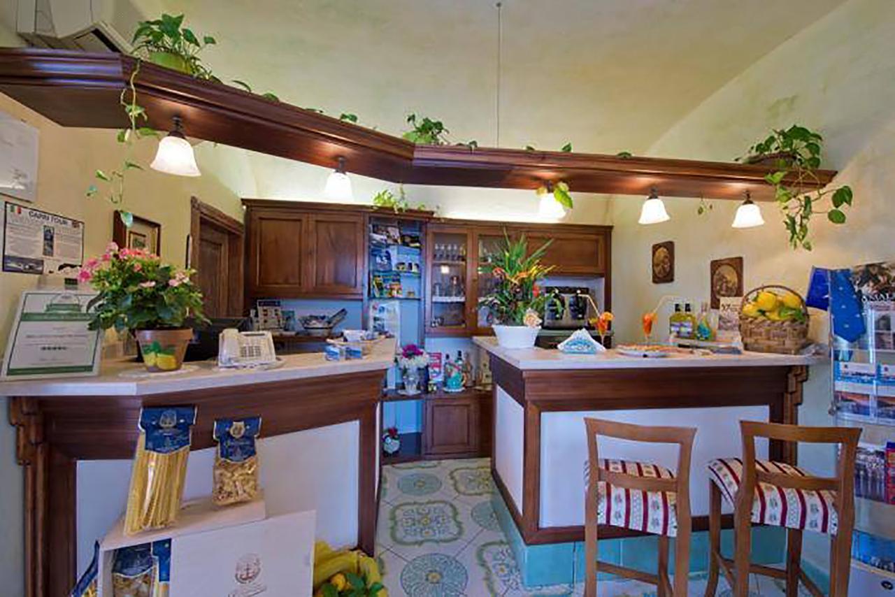 L'antico Borgo Dei Limoni Bed & Breakfast 2*
