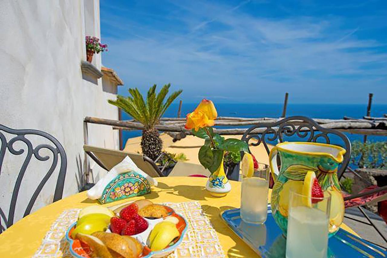 L'antico Borgo Dei Limoni Bed & Breakfast 2*